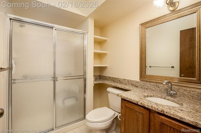 37432 N Laurel Park Drive 22, Livonia, MI 48152