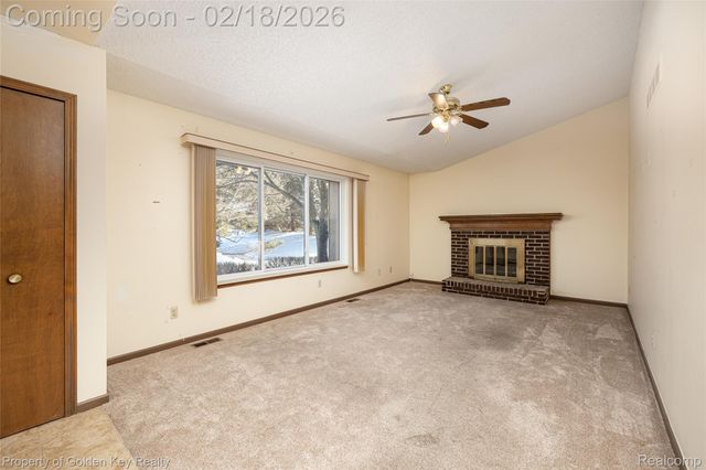 37432 N Laurel Park Drive 22, Livonia, MI 48152