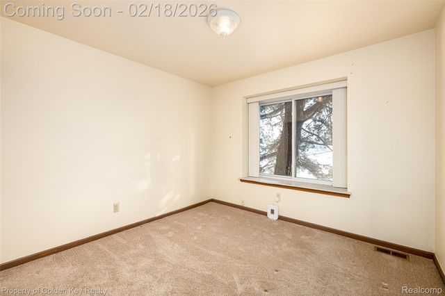 37432 N Laurel Park Drive 22, Livonia, MI 48152