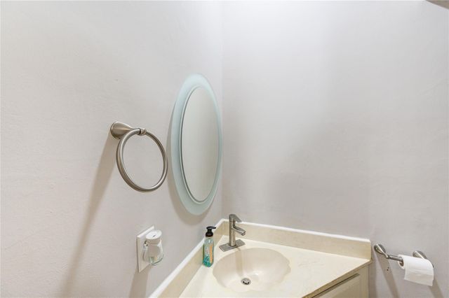 3800 Tanglewilde Street 803, Houston, TX 77063