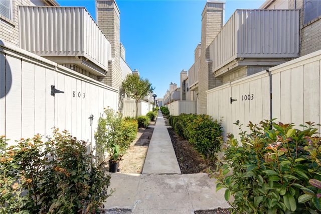3800 Tanglewilde Street 803, Houston, TX 77063