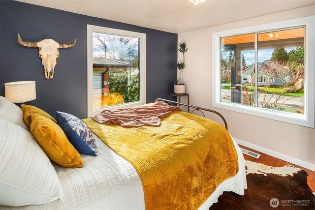 10820 2nd Avenue SW, Seattle, WA 98146