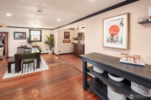 10820 2nd Avenue SW, Seattle, WA 98146