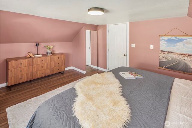 10820 2nd Avenue SW, Seattle, WA 98146