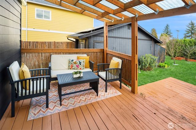 10820 2nd Avenue SW, Seattle, WA 98146