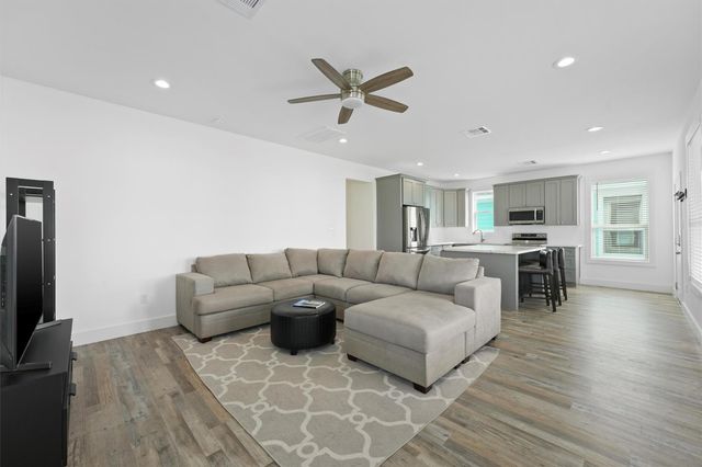 4025 A Vista Boulevard, Galveston, TX 77554