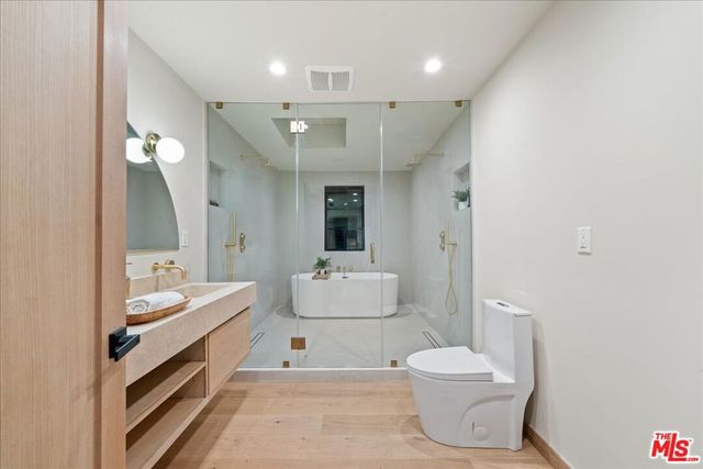 14537 Hesby Street, Sherman Oaks, CA 91403