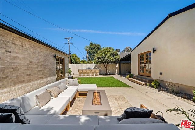 14537 Hesby Street, Sherman Oaks, CA 91403
