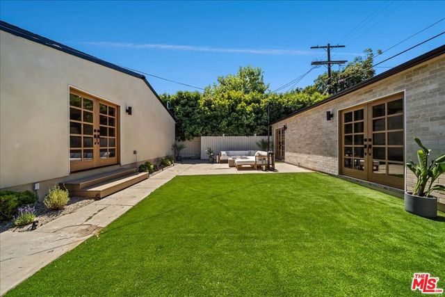14537 Hesby Street, Sherman Oaks, CA 91403