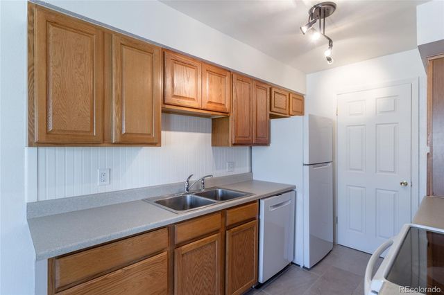 9957 Croke Drive, Denver, CO 80260