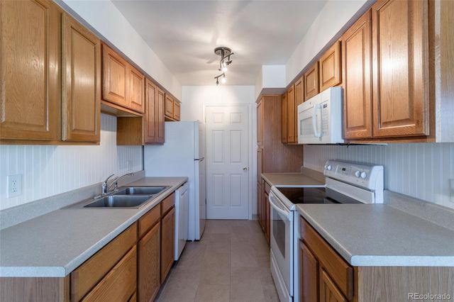 9957 Croke Drive, Denver, CO 80260