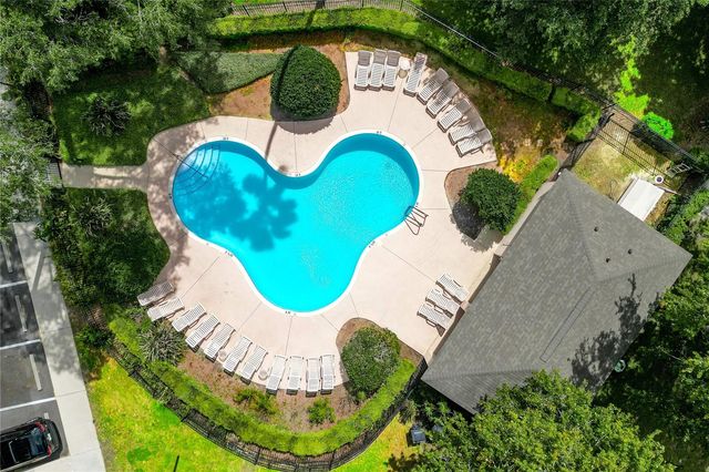 212 GOLDEN POND COURT, Valrico, FL 33594