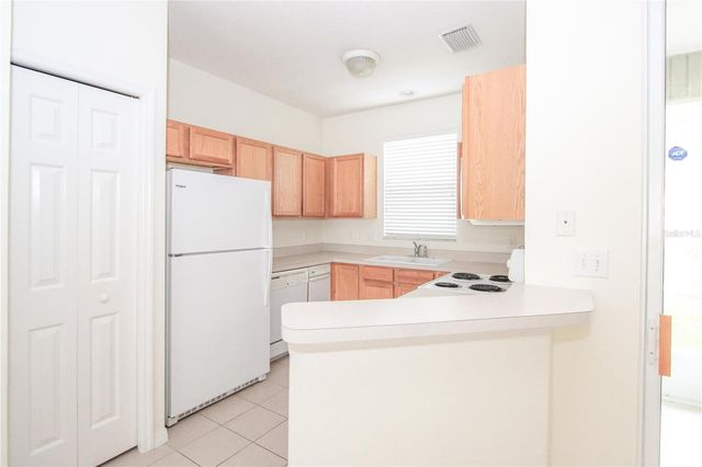 212 GOLDEN POND COURT, Valrico, FL 33594