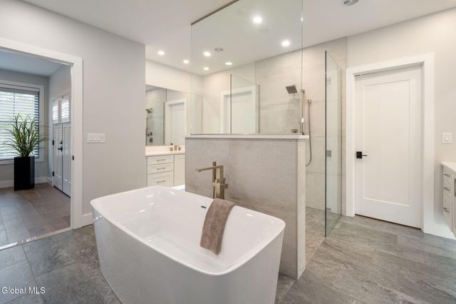 19 Aurora Avenue, Saratoga Springs, NY 12866