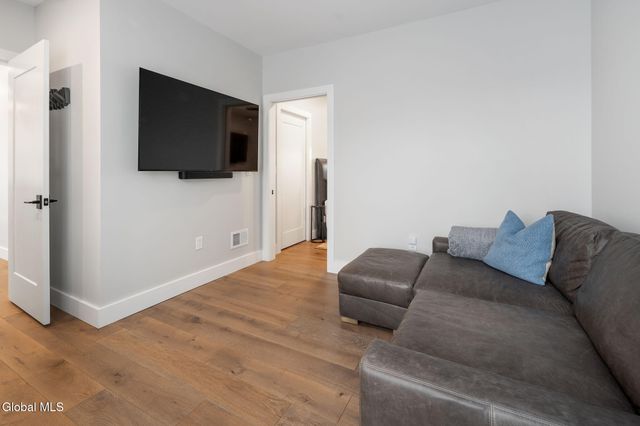 19 Aurora Avenue, Saratoga Springs, NY 12866