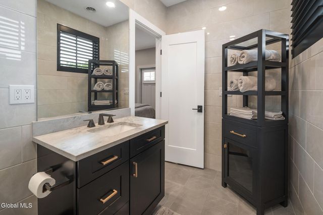 19 Aurora Avenue, Saratoga Springs, NY 12866