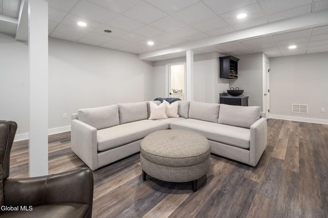 19 Aurora Avenue, Saratoga Springs, NY 12866