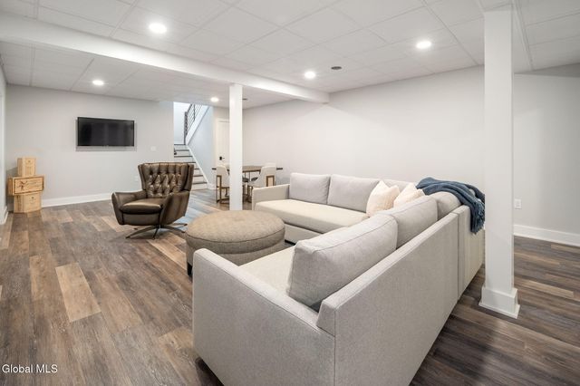 19 Aurora Avenue, Saratoga Springs, NY 12866