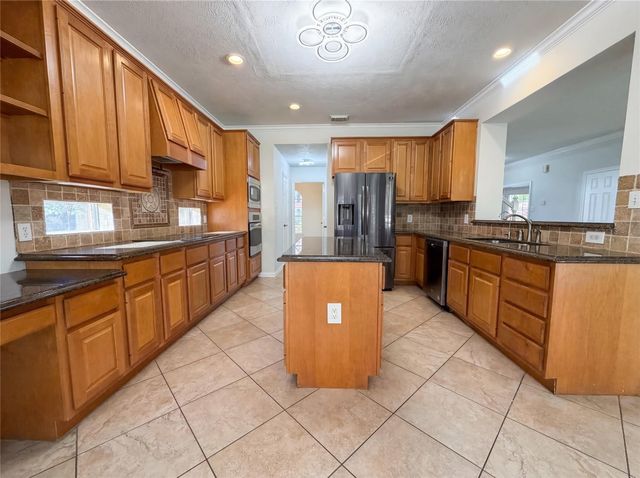 2922 Laurel Mist Court, Houston, TX 77345