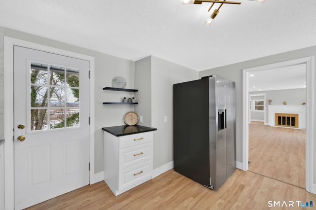 52 Vineyard Road, North Haven, CT 06473