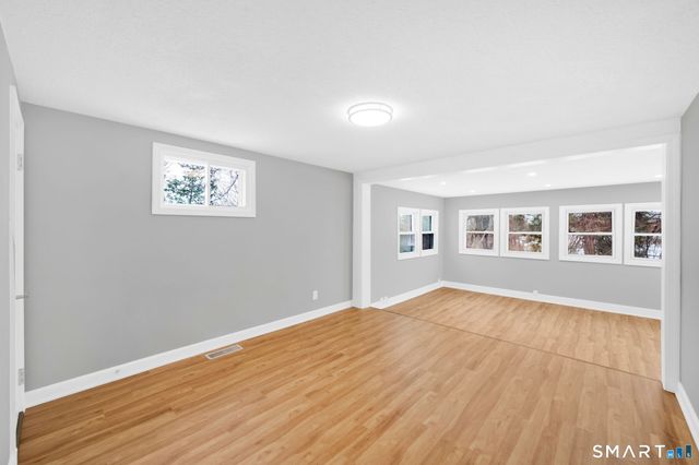 52 Vineyard Road, North Haven, CT 06473