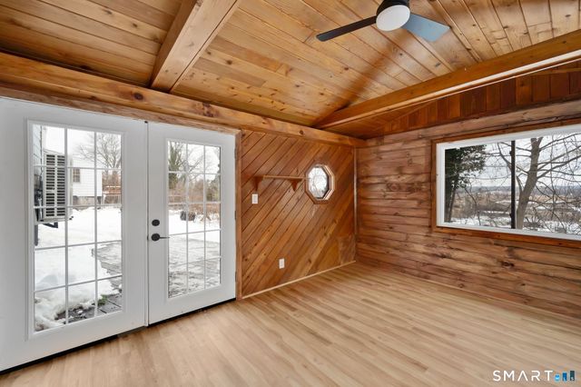 52 Vineyard Road, North Haven, CT 06473