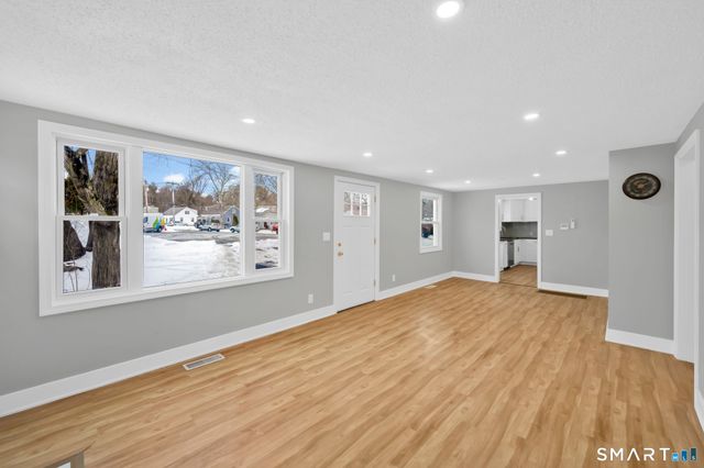 52 Vineyard Road, North Haven, CT 06473