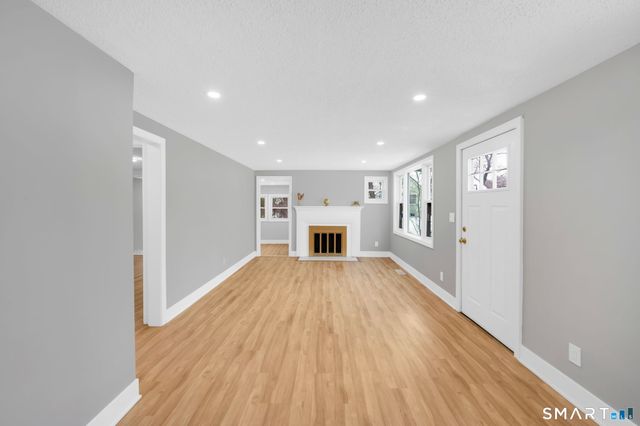 52 Vineyard Road, North Haven, CT 06473