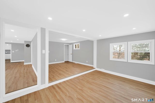 52 Vineyard Road, North Haven, CT 06473