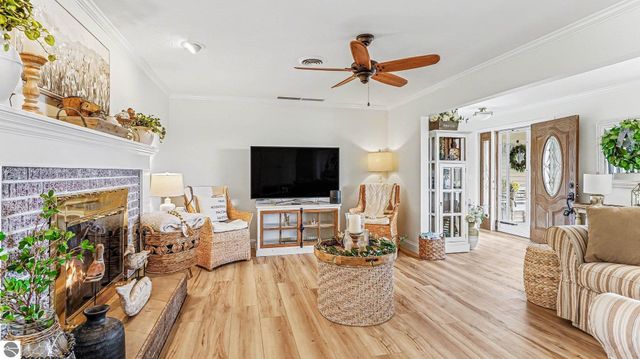 341 S Lincoln Road, Mt Pleasant, MI 48858