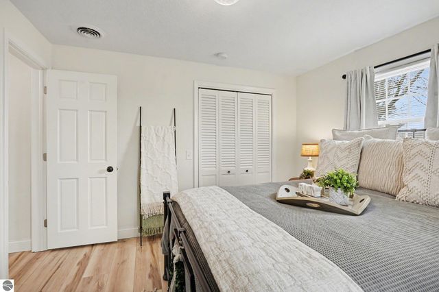 341 S Lincoln Road, Mt Pleasant, MI 48858