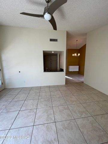 6451 N Tierra de las Catalinas Apt 64, Tucson, AZ 85718