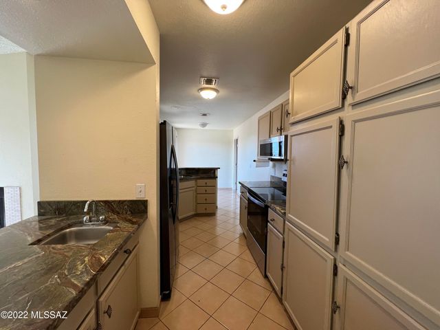 6451 N Tierra de las Catalinas Apt 64, Tucson, AZ 85718