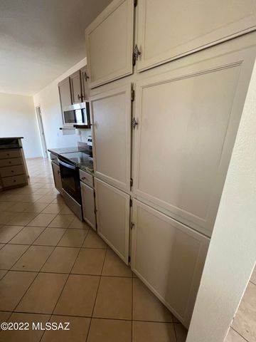 6451 N Tierra de las Catalinas Apt 64, Tucson, AZ 85718
