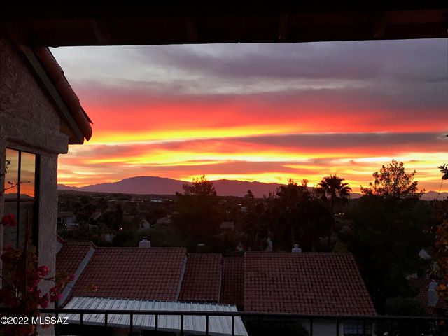 6451 N Tierra de las Catalinas Apt 64, Tucson, AZ 85718