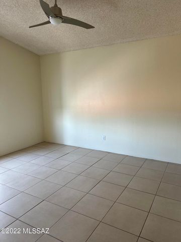 6451 N Tierra de las Catalinas Apt 64, Tucson, AZ 85718