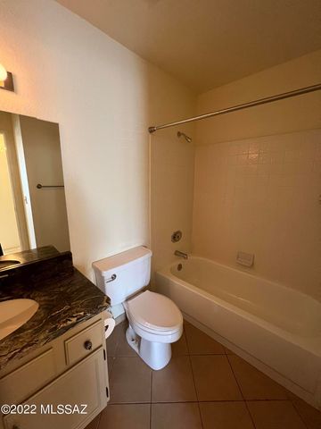 6451 N Tierra de las Catalinas Apt 64, Tucson, AZ 85718
