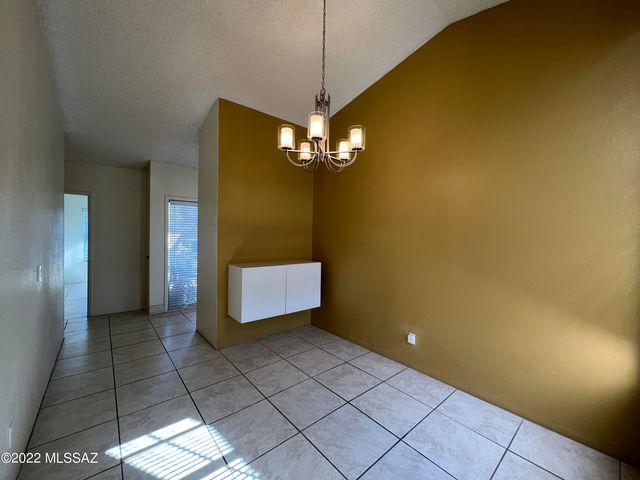 6451 N Tierra de las Catalinas Apt 64, Tucson, AZ 85718