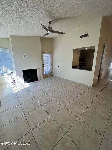 6451 N Tierra de las Catalinas Apt 64, Tucson, AZ 85718