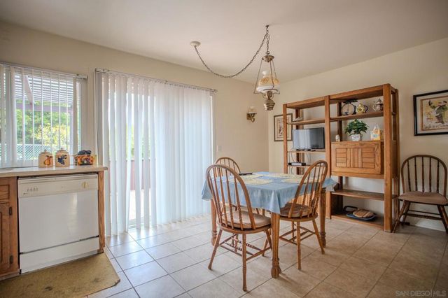 16511 Caminito Vecinos 64, San Diego, CA 92128