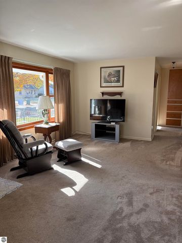 1618 Loraine Avenue, Lansing, MI 48910