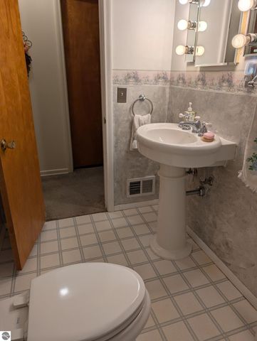 1618 Loraine Avenue, Lansing, MI 48910