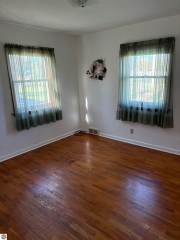 1618 Loraine Avenue, Lansing, MI 48910