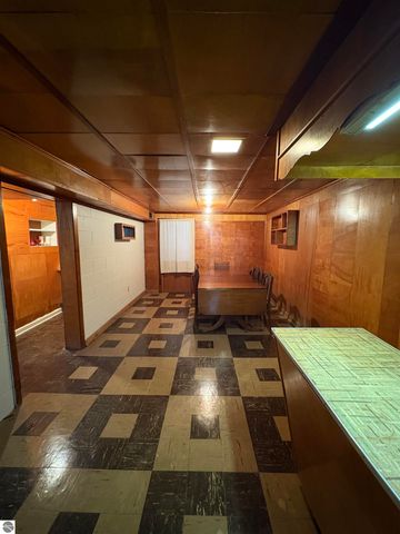 1618 Loraine Avenue, Lansing, MI 48910