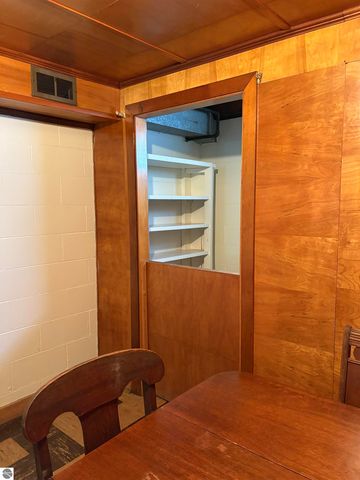 1618 Loraine Avenue, Lansing, MI 48910