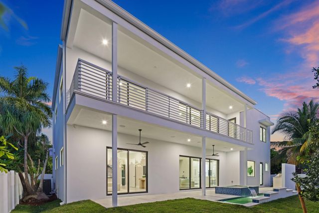 2015 NE 4th Avenue, Wilton Manors, FL 33305