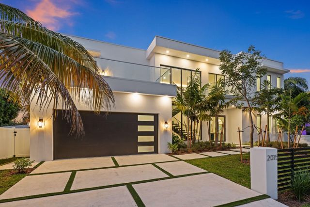 2015 NE 4th Avenue, Wilton Manors, FL 33305