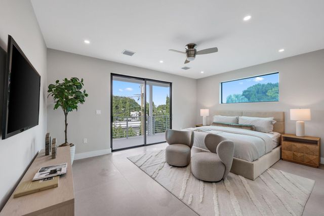 2015 NE 4th Avenue, Wilton Manors, FL 33305