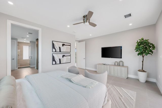 2015 NE 4th Avenue, Wilton Manors, FL 33305