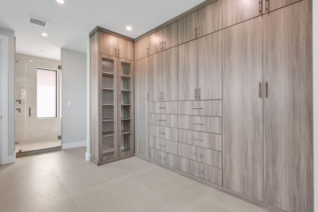 2015 NE 4th Avenue, Wilton Manors, FL 33305
